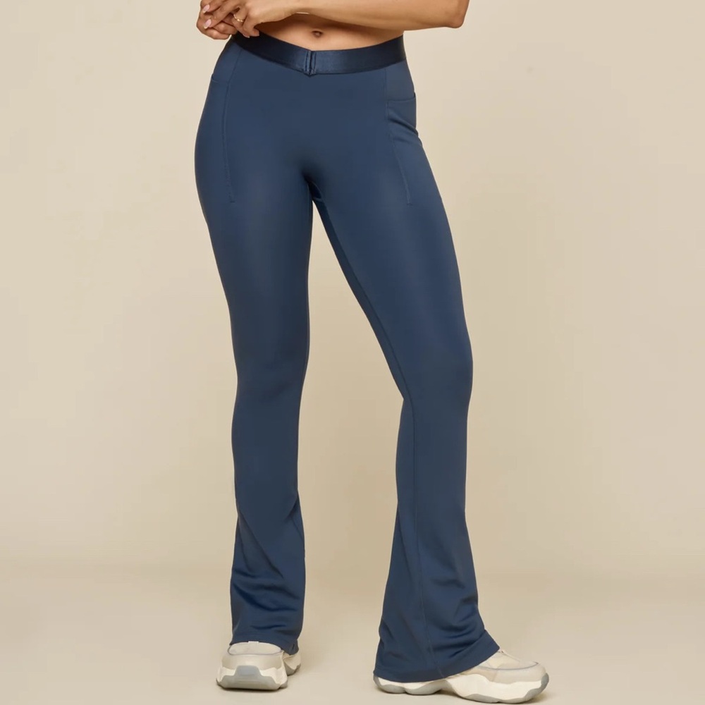 NWT Popflex Navy Contour Flared Legging - Picture 5 of 16